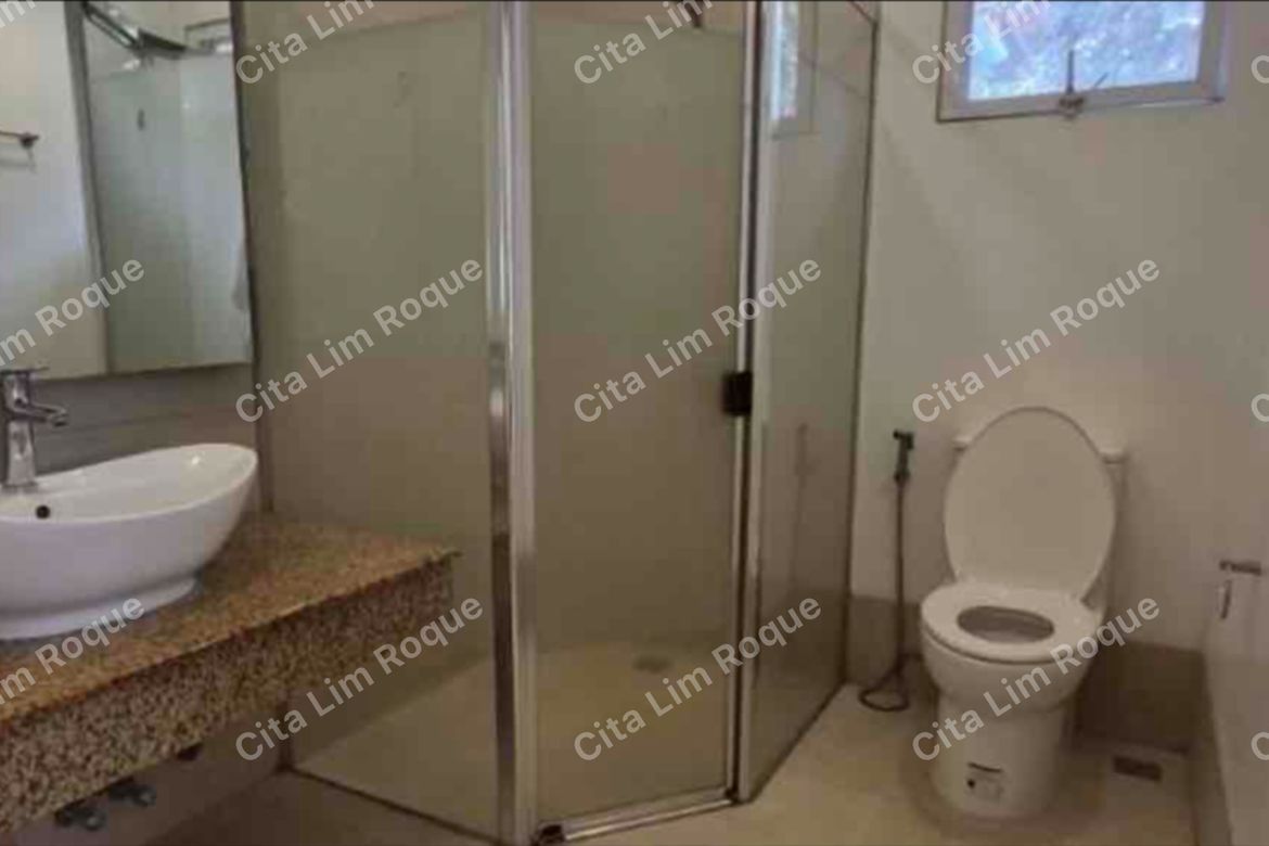 5 Bedroom House for Sale in San Lorenzo, Makati City near MRT-3 Magallanes – photo 14