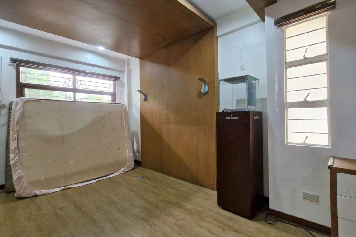 5 Bedroom House for Sale in San Lorenzo, Makati, Metro Manila near MRT-3 Ayala – photo 8