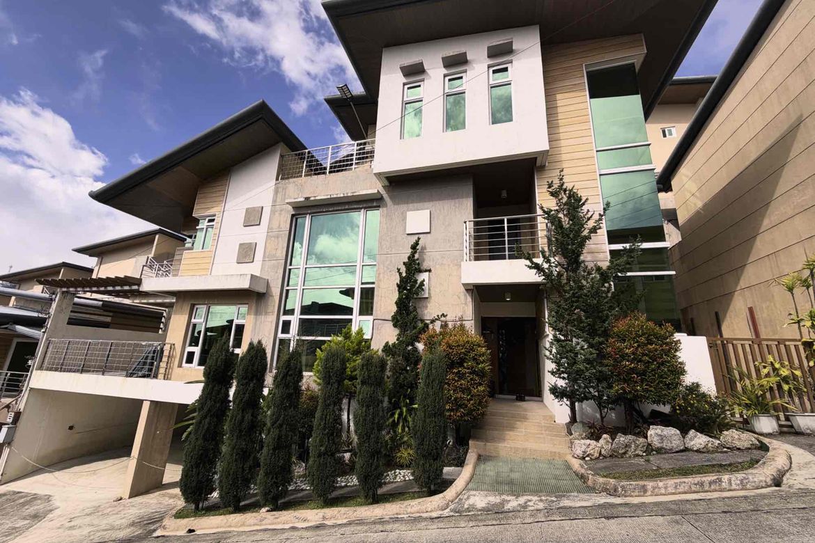 5 Bedroom House for Sale in San Luis Village, Baguio, Benguet