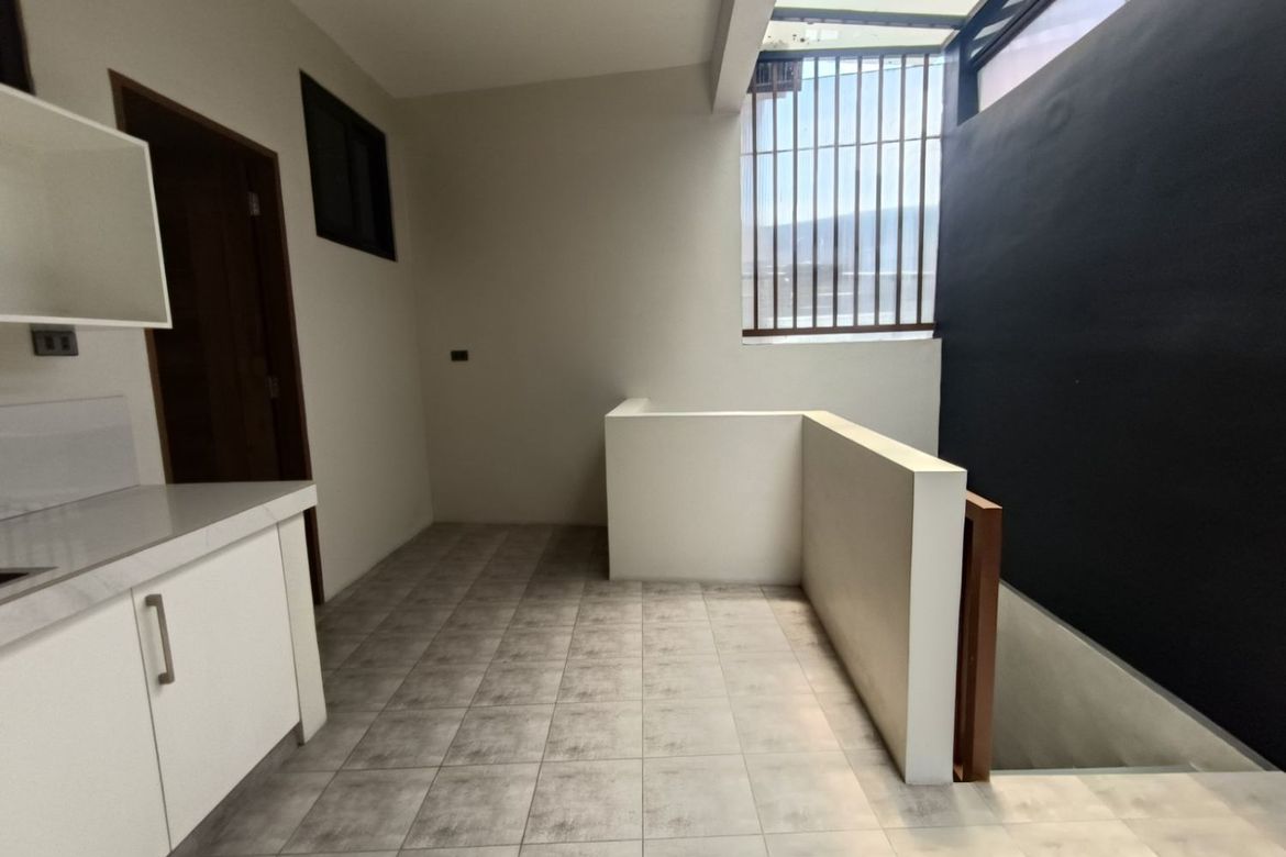 5 Bedroom House for Sale in San Miguel, Pasig, Metro Manila – photo 6