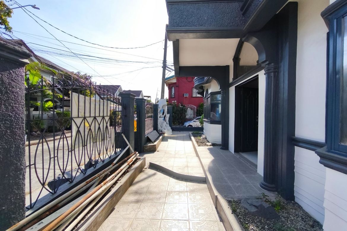 5 Bedroom House for Sale in San Miguel, Pasig, Metro Manila – photo 3