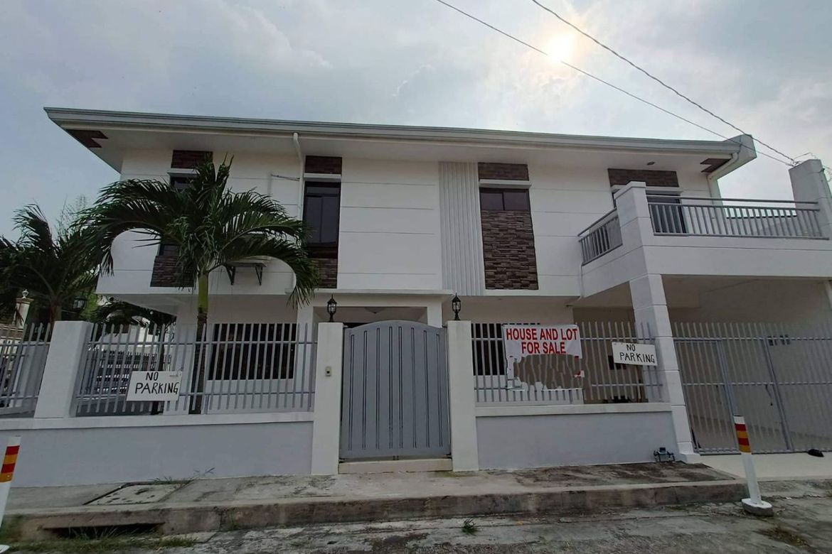 5 Bedroom House for Sale in San Miguel, Pasig, Metro Manila