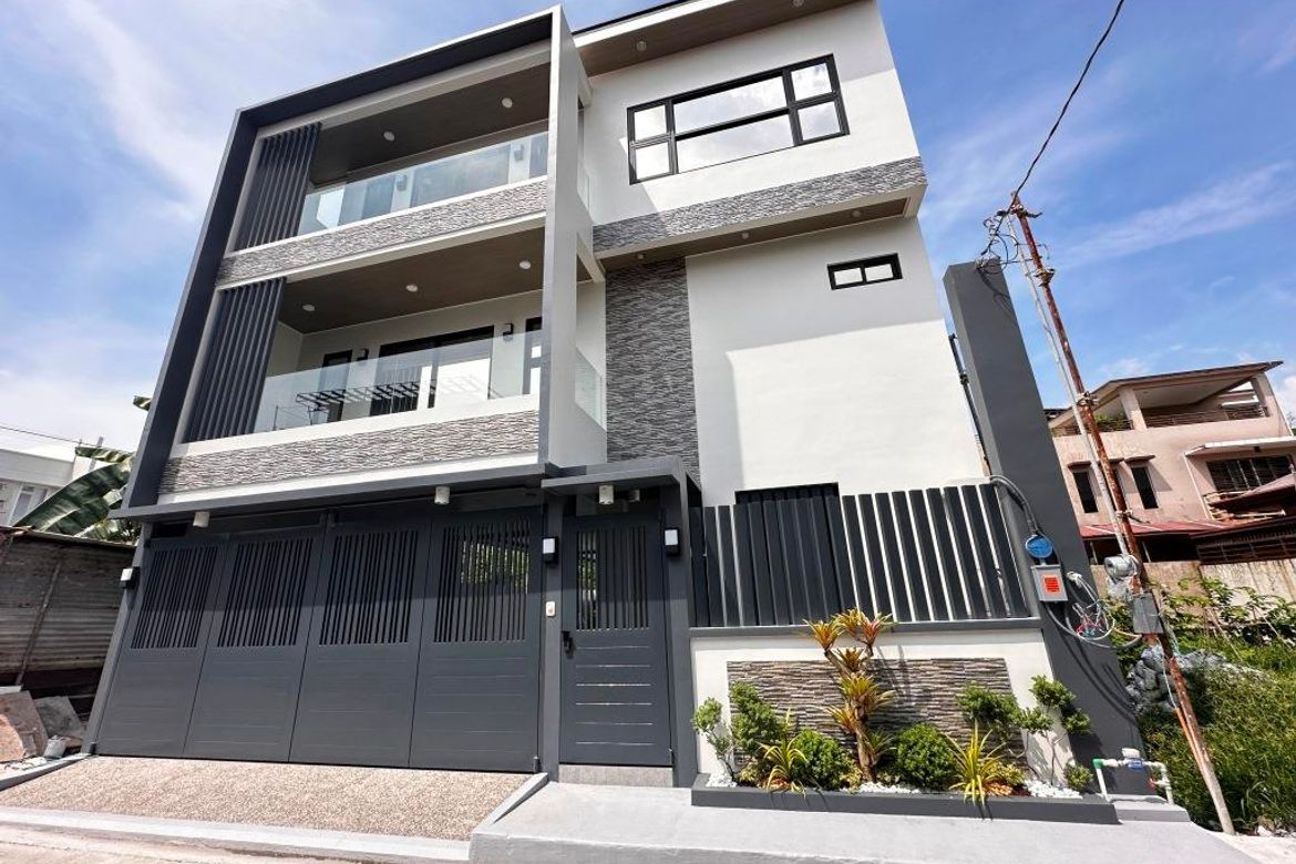 5 Bedroom House for Sale in Santa Ana, Taytay, Rizal