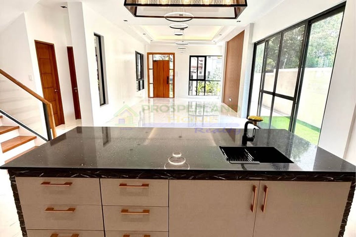 5 Bedroom House for Sale in Santo Domingo, Cainta, Rizal – photo 5