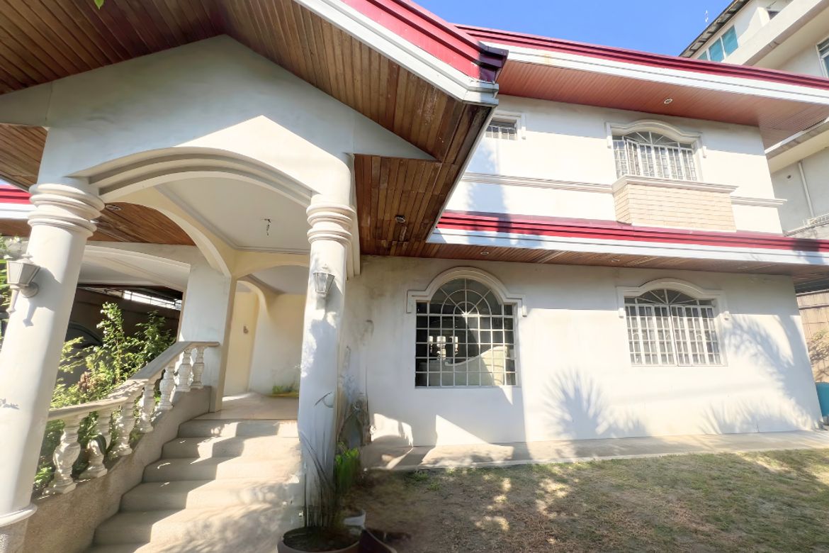 5 Bedroom House for Sale in Santo Domingo, Quezon City, Metro Manila