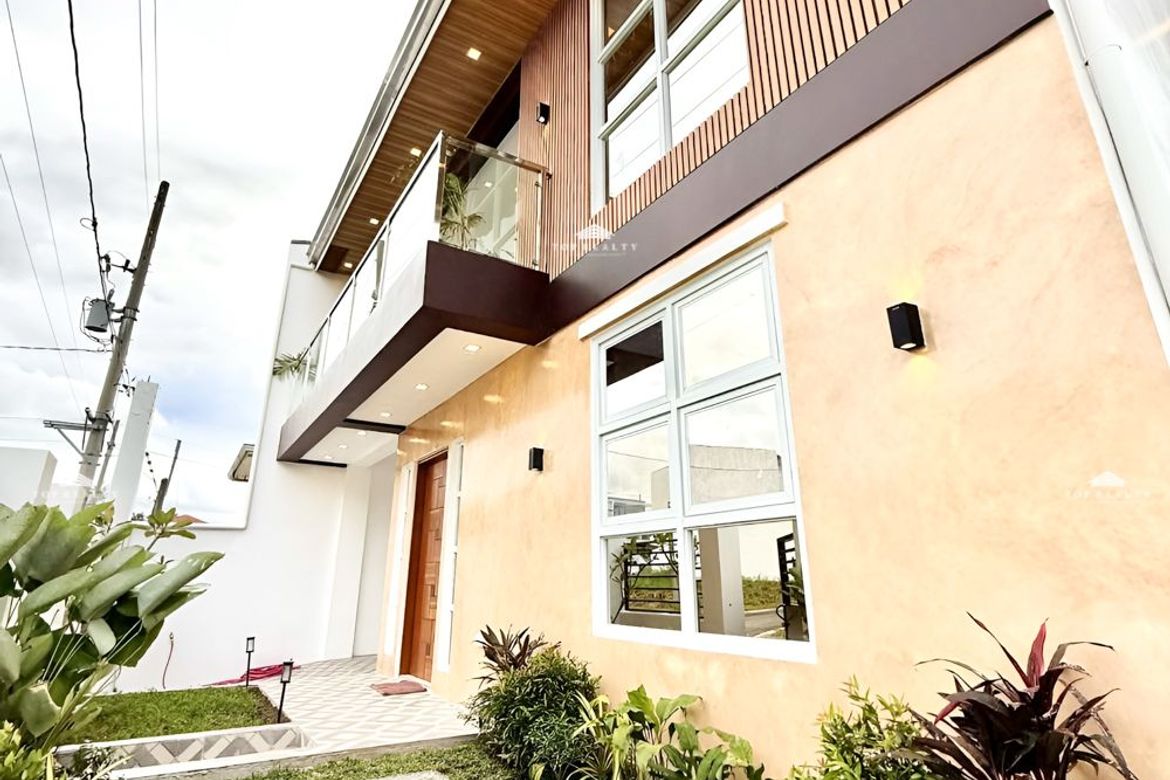 5 Bedroom House for Sale in Santo Domingo, Santa Rosa, Laguna – photo 2