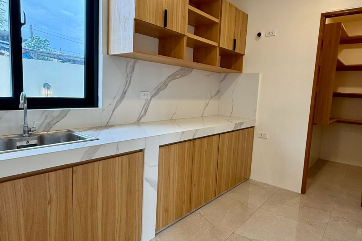 5 Bedroom House for Sale in Santo Rosario, San Fernando, Pampanga – photo 8