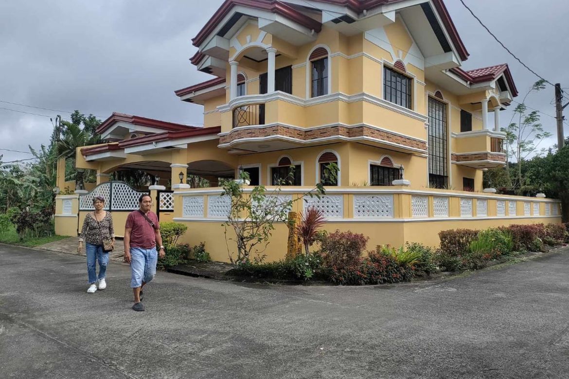 5 Bedroom House for Sale in Silang Junction North, Tagaytay, Cavite