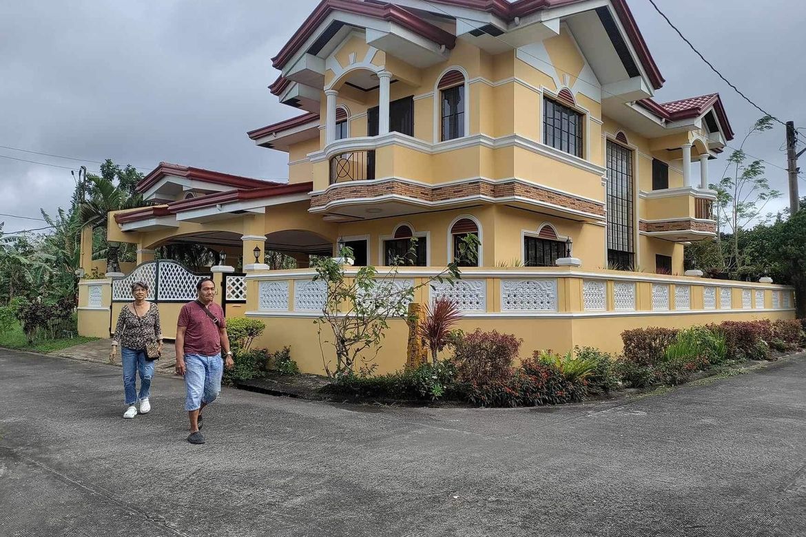 5 Bedroom House for Sale in Silang Junction North, Tagaytay, Cavite