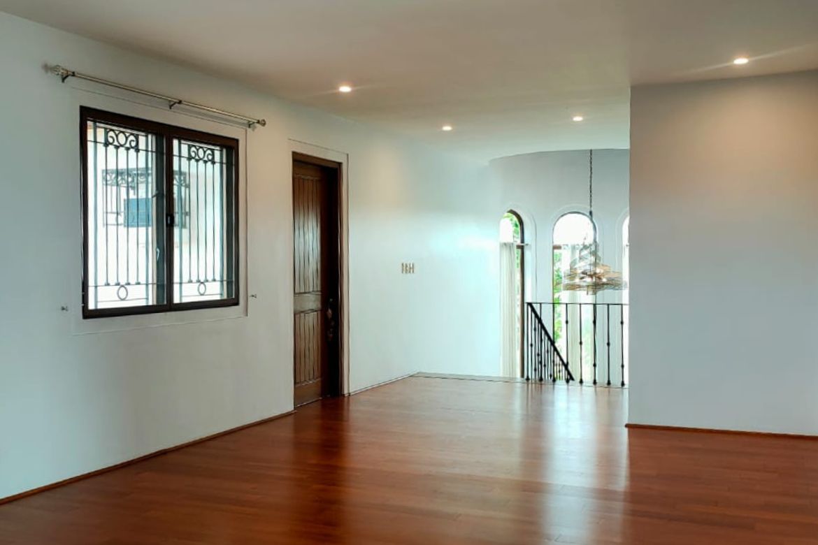 5 Bedroom House for Sale in South Lake Village at Eton City, Don Jose, Santa Rosa, Laguna – photo 2