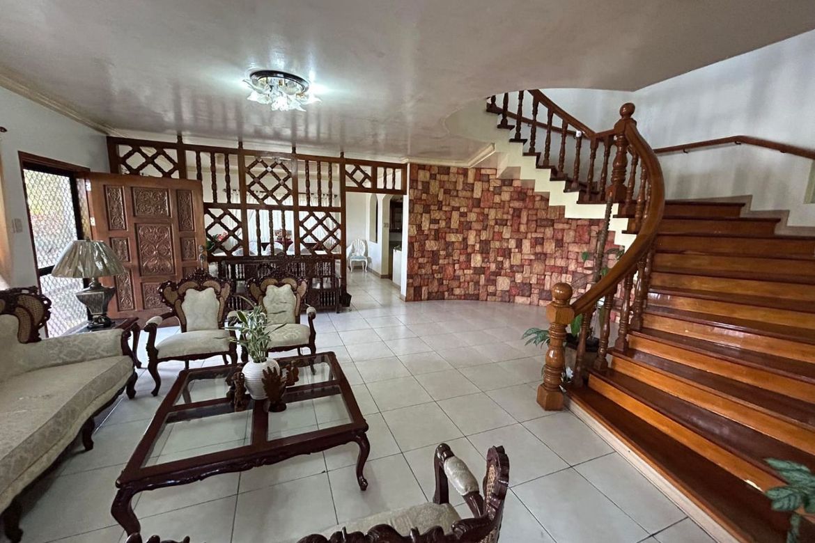 5 Bedroom House for Sale in Sungay North, Tagaytay, Cavite