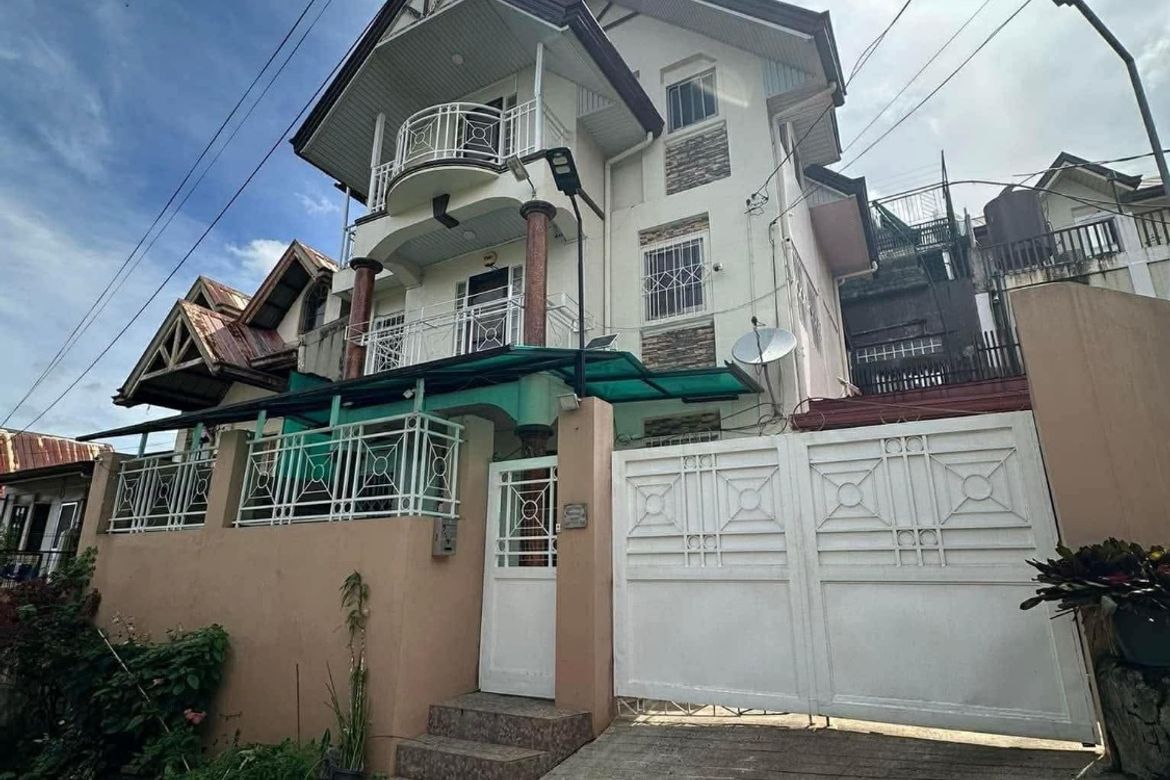 5 Bedroom House for Sale in Tadiangan, Tuba, Benguet