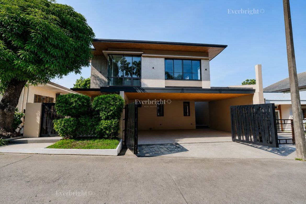 5 Bedroom House for Sale in Tahanan Village, BF Homes, Parañaque, Metro Manila