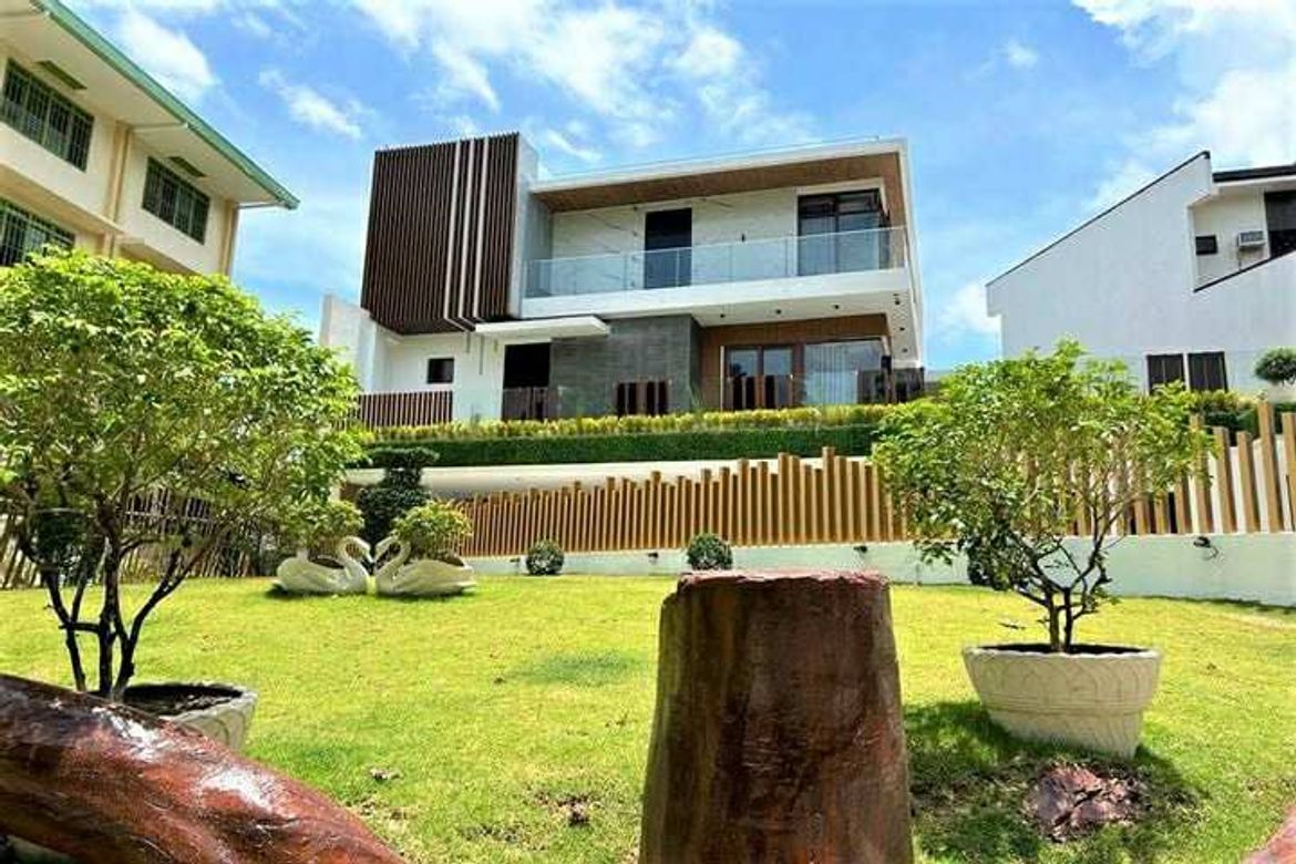 5 Bedroom House for Sale in Talisay, Cebu