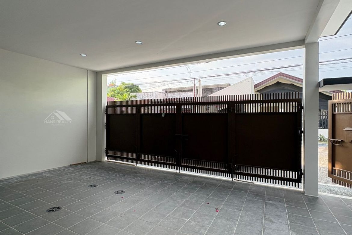5 Bedroom House for Sale in Talon Dos, Las Piñas, Metro Manila – photo 2