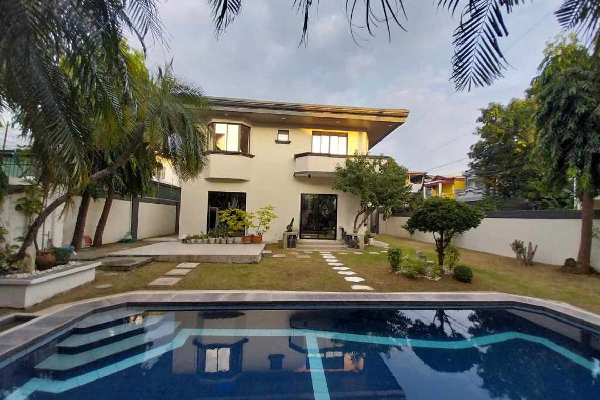 5 Bedroom House for Sale in Talon Dos, Las Piñas, Metro Manila