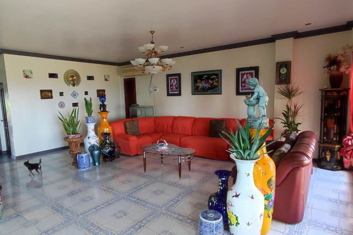 5 Bedroom House for Sale in Tananas, San Fernando, Cebu