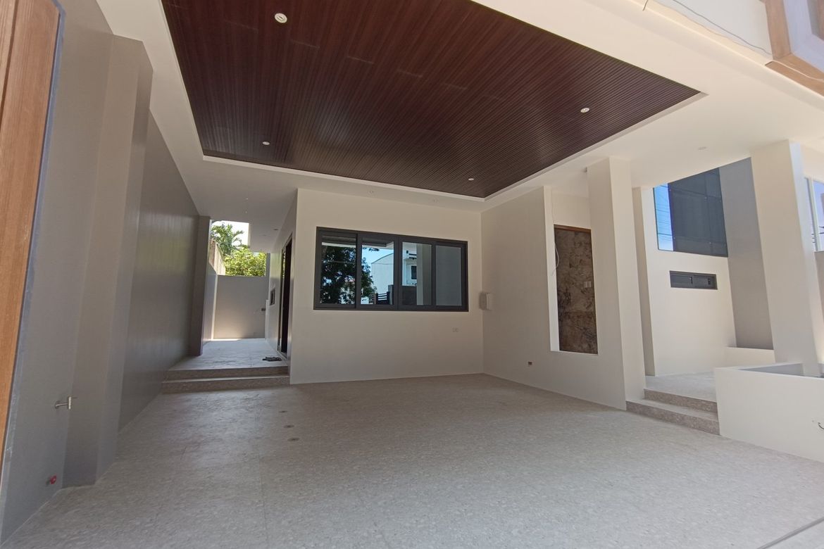 5 Bedroom House for Sale in Tandang Sora, Quezon City, Metro Manila – photo 4