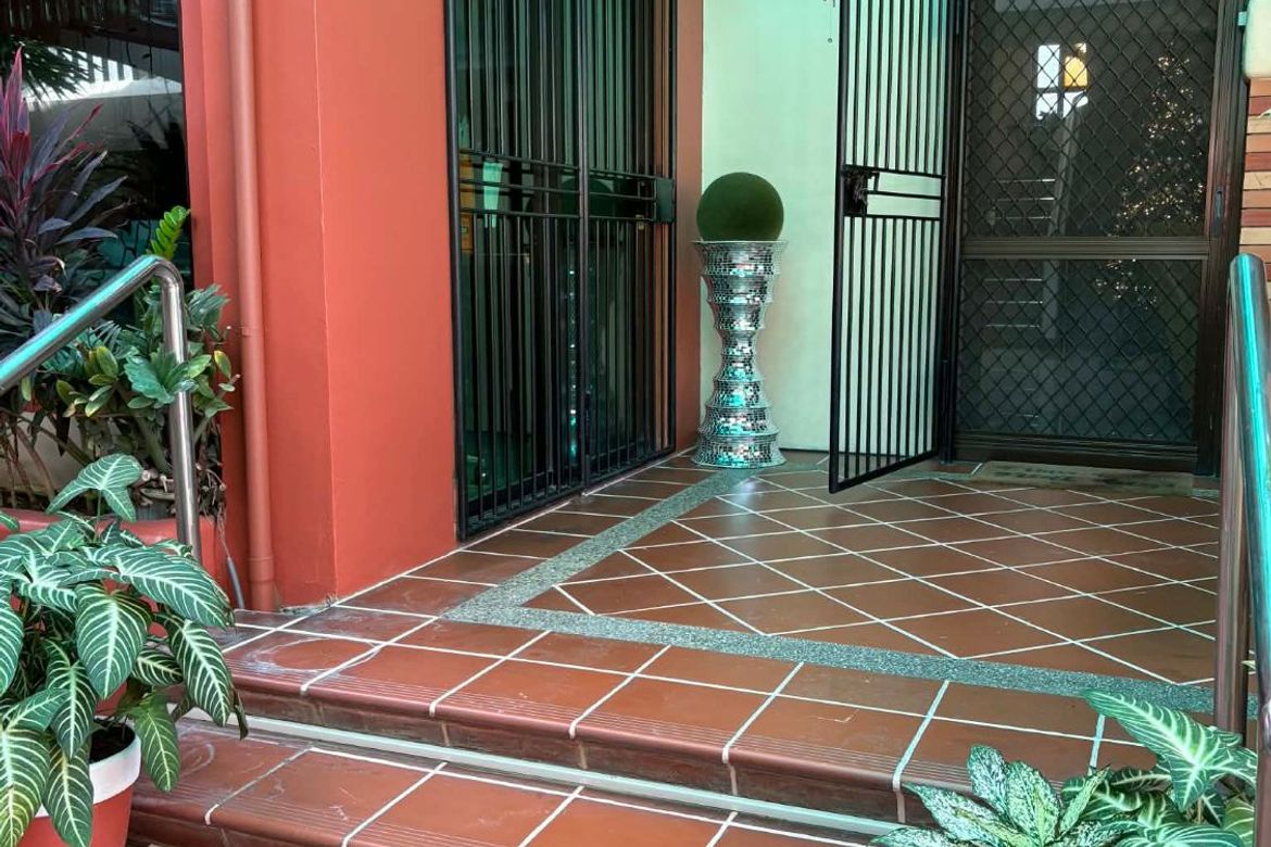 5 Bedroom House for Sale in Tañong, Marikina, Metro Manila near LRT-2 Santolan – photo 8
