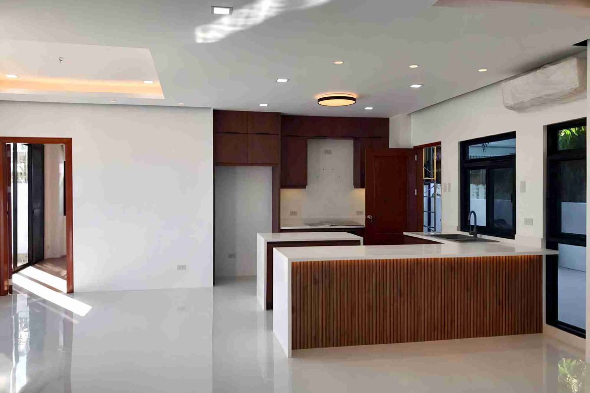 5 Bedroom House for Sale in Tungkil, Minglanilla, Cebu – photo 4