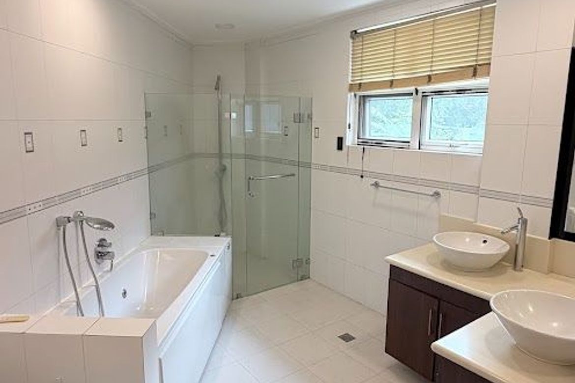 5 Bedroom House for Sale in Ugong Norte, Quezon City, Metro Manila – photo 2