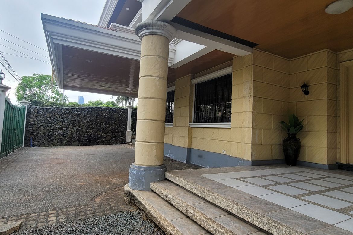 5 Bedroom House for Sale in Ugong Norte, Quezon City, Metro Manila – photo 3