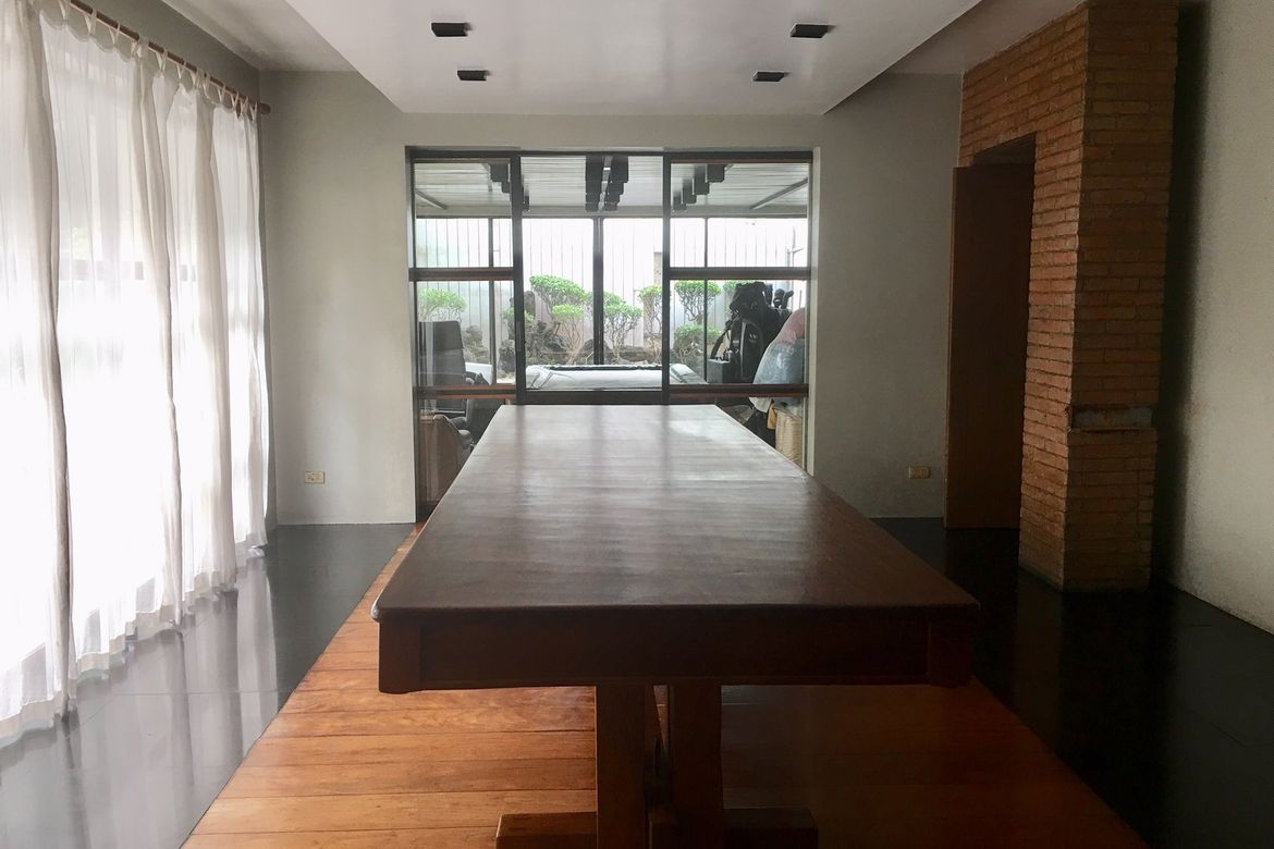 5 Bedroom House for Sale in Ugong Norte, Quezon City, Metro Manila near MRT-3 Ortigas – photo 3
