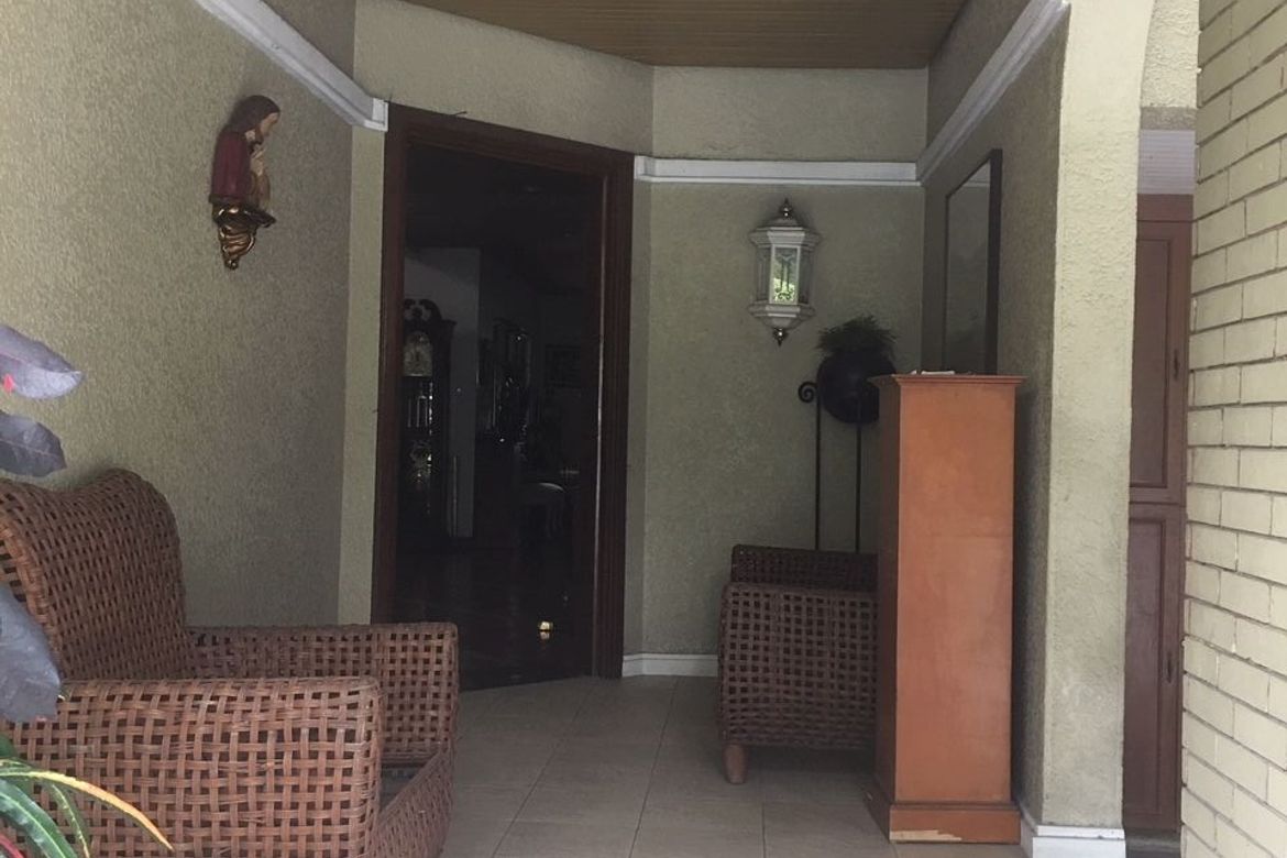 5 Bedroom House for Sale in Ugong Norte, Quezon City, Metro Manila near MRT-3 Ortigas – photo 8