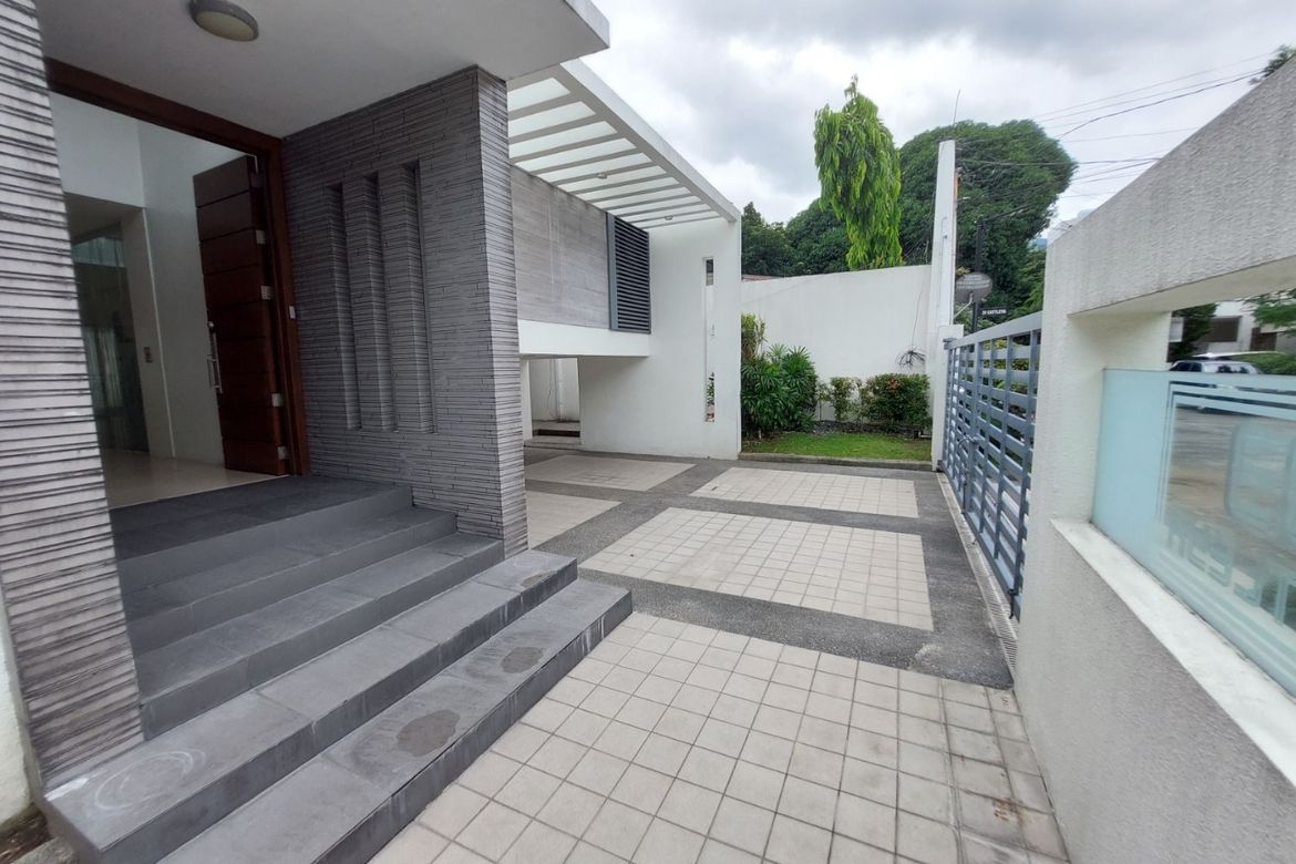 5 Bedroom House for Sale in Ugong, Pasig, Metro Manila – photo 2