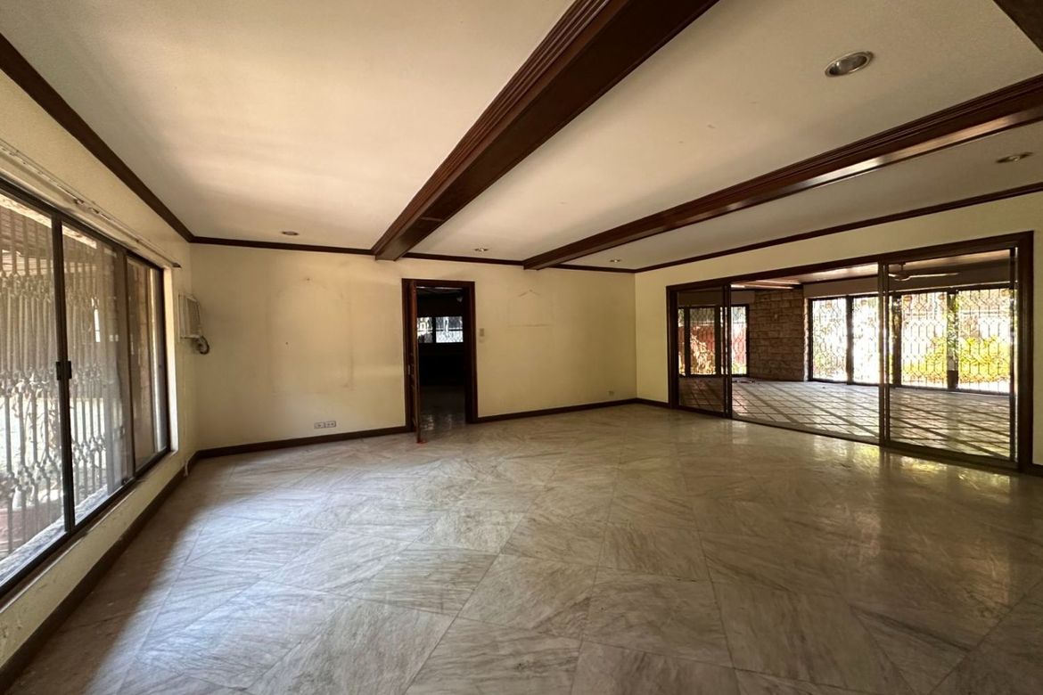 5 Bedroom House for Sale in Urdaneta, Makati, Metro Manila near MRT-3 Buendia – photo 5
