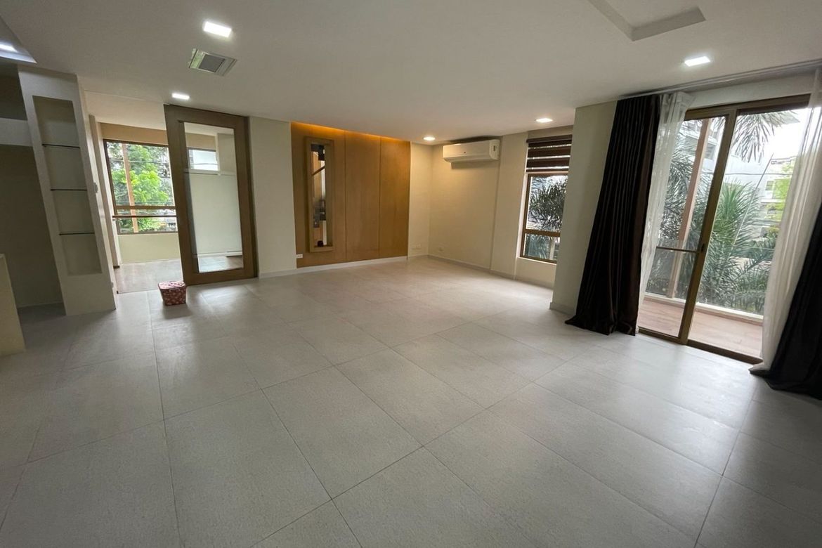 5 Bedroom House for Sale in Ususan, Taguig, Metro Manila