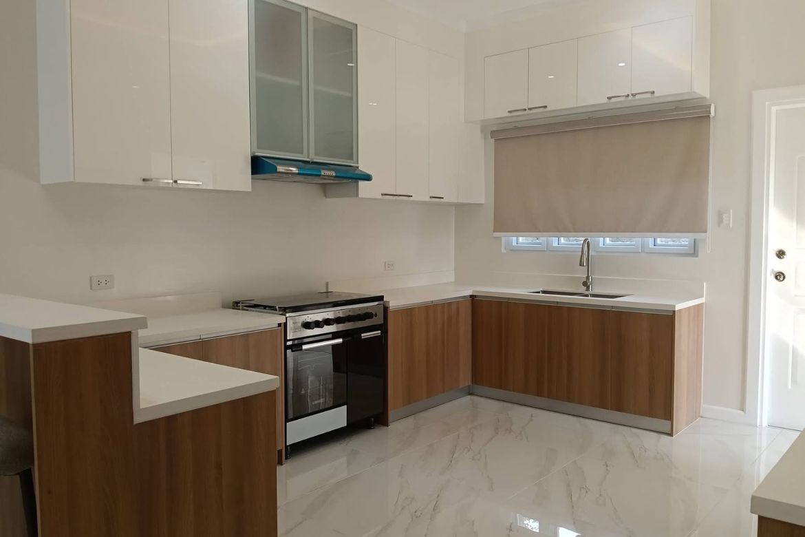 5 Bedroom House for Sale in Versailles Alabang Village, Almanza Dos, Las Piñas, Metro Manila – photo 8