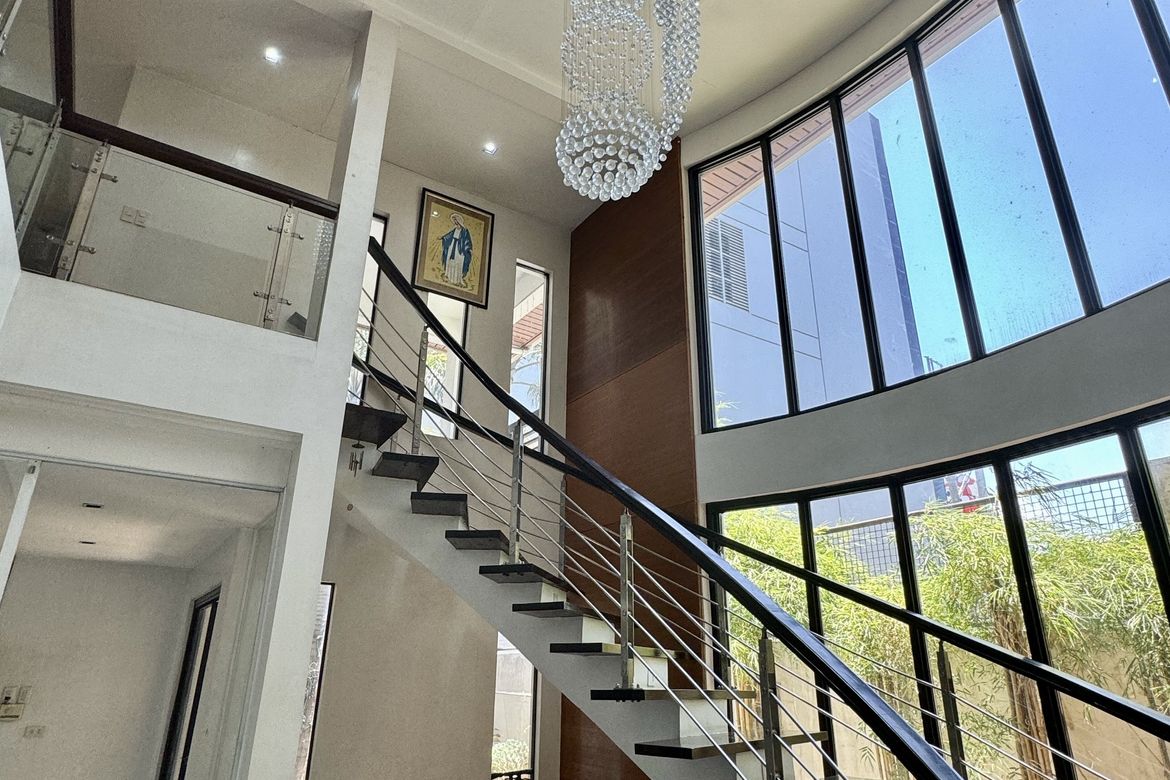 5 Bedroom House for Sale in West Crame, San Juan, Metro Manila near MRT-3 Santolan – photo 7