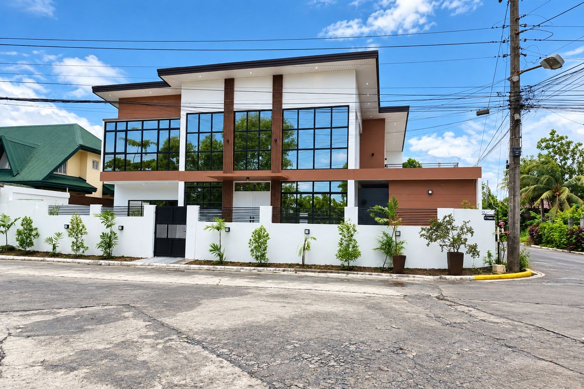 5 Bedroom House for Sale in Zone 12, Talisay, Negros Occidental