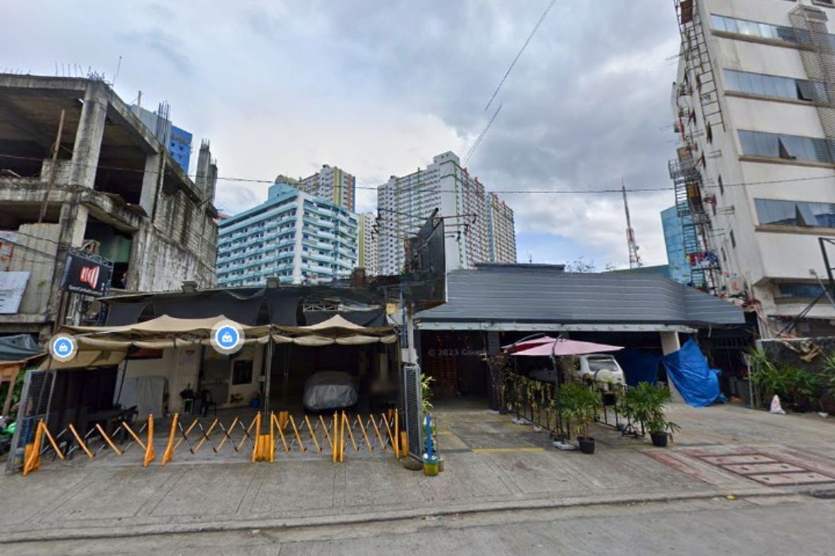 5 Bedroom Shophouse for Sale in South Triangle, Quezon City, Metro Manila near MRT-3 Quezon Avenue – photo 3