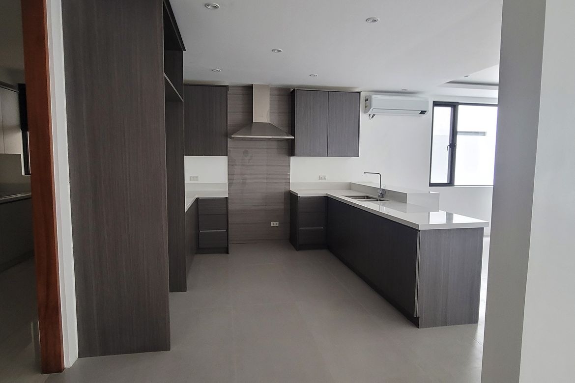 5 Bedroom Townhouse for Sale in Addition Hills, San Juan, Metro Manila – photo 2