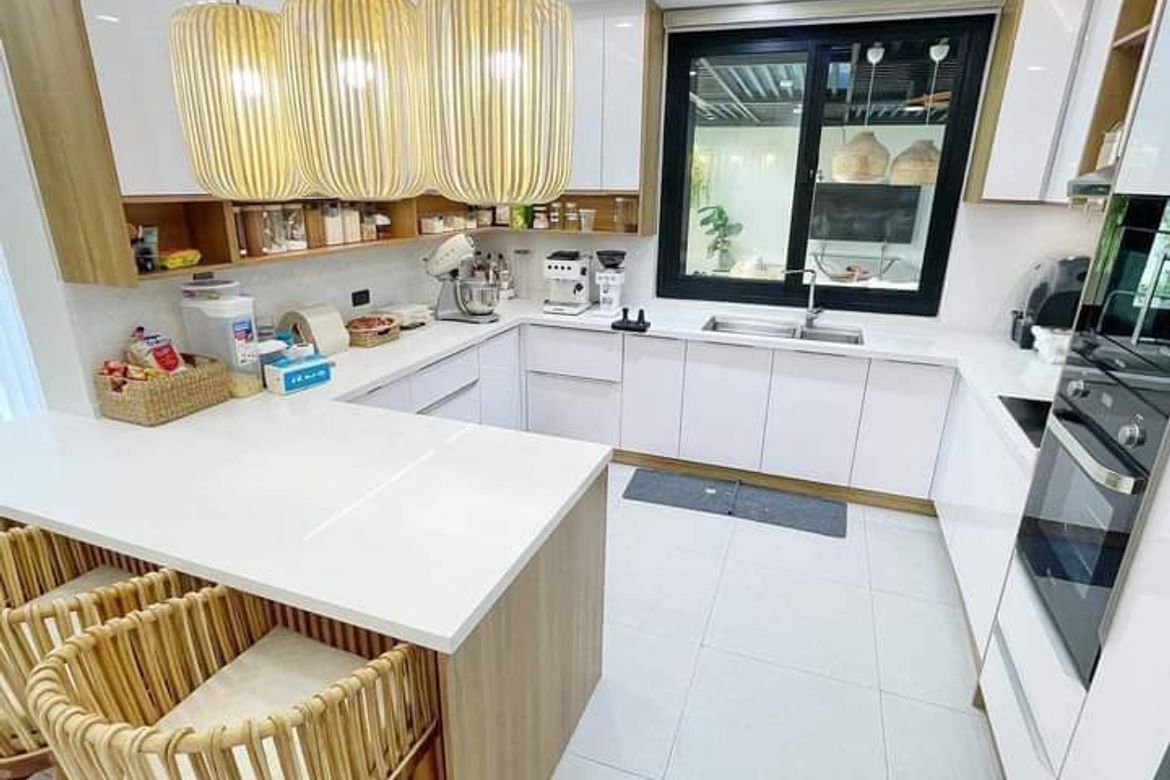 5 Bedroom Townhouse for Sale in Batingan, Binangonan, Rizal – photo 4