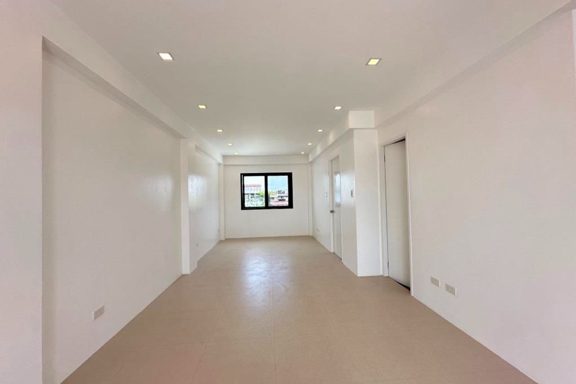 5 Bedroom Townhouse for Sale in BF Homes Parañaque, BF Homes, Parañaque, Metro Manila – photo 5