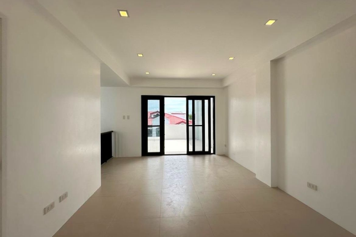 5 Bedroom Townhouse for Sale in BF Homes Parañaque, BF Homes, Parañaque, Metro Manila – photo 8