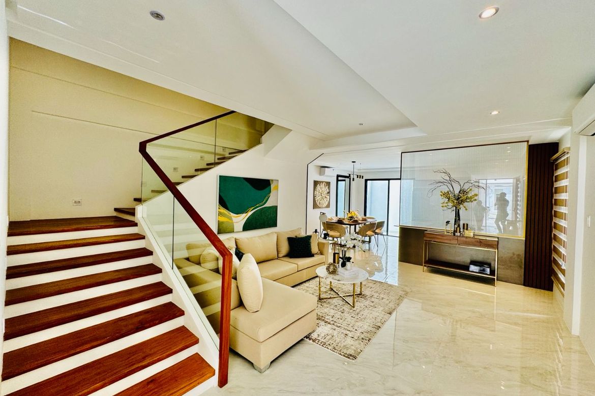 5 Bedroom Townhouse for Sale in BF Homes, Parañaque, Metro Manila – photo 4
