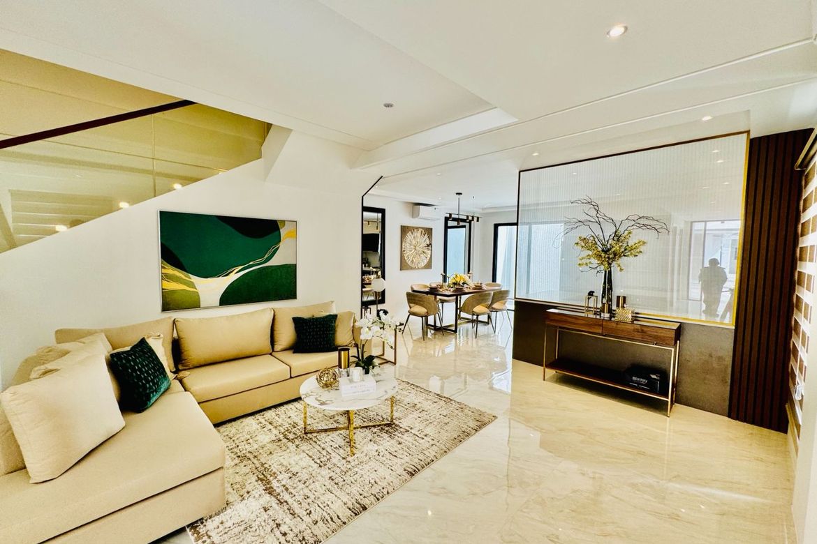 5 Bedroom Townhouse for Sale in BF Homes, Parañaque, Metro Manila – photo 5