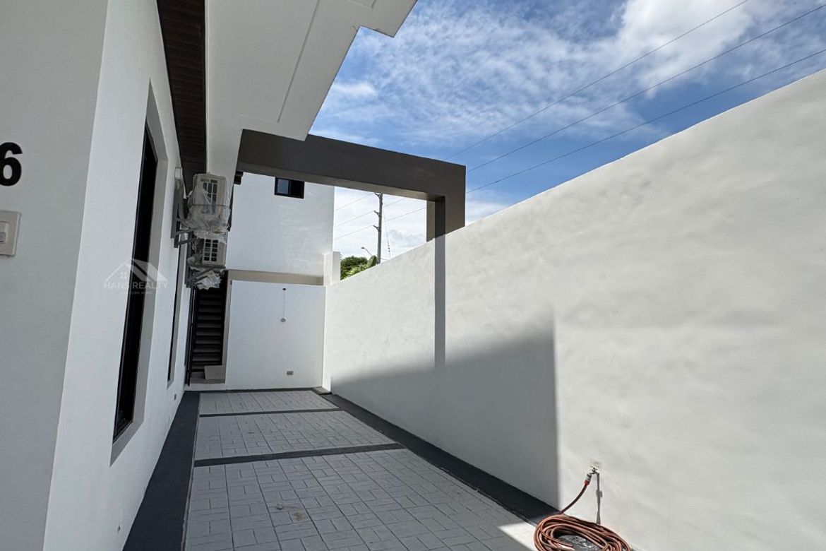 5 Bedroom Townhouse for Sale in BF Homes, Parañaque, Metro Manila – photo 2