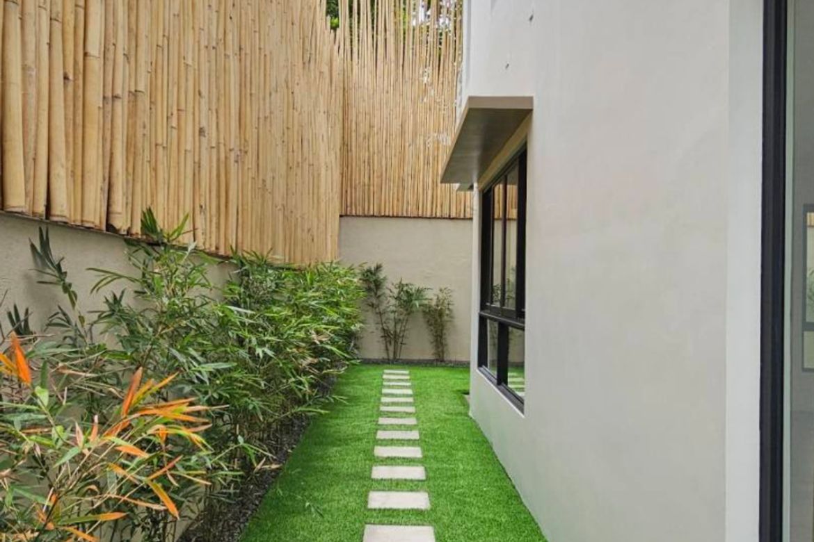 5 Bedroom Townhouse for Sale in BF Resort, Las Piñas, Metro Manila – photo 3