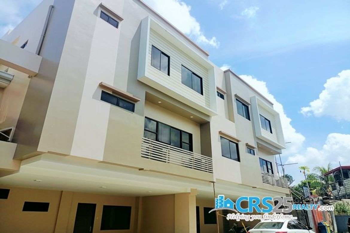 5 Bedroom Townhouse for Sale in Canduman, Mandaue, Cebu