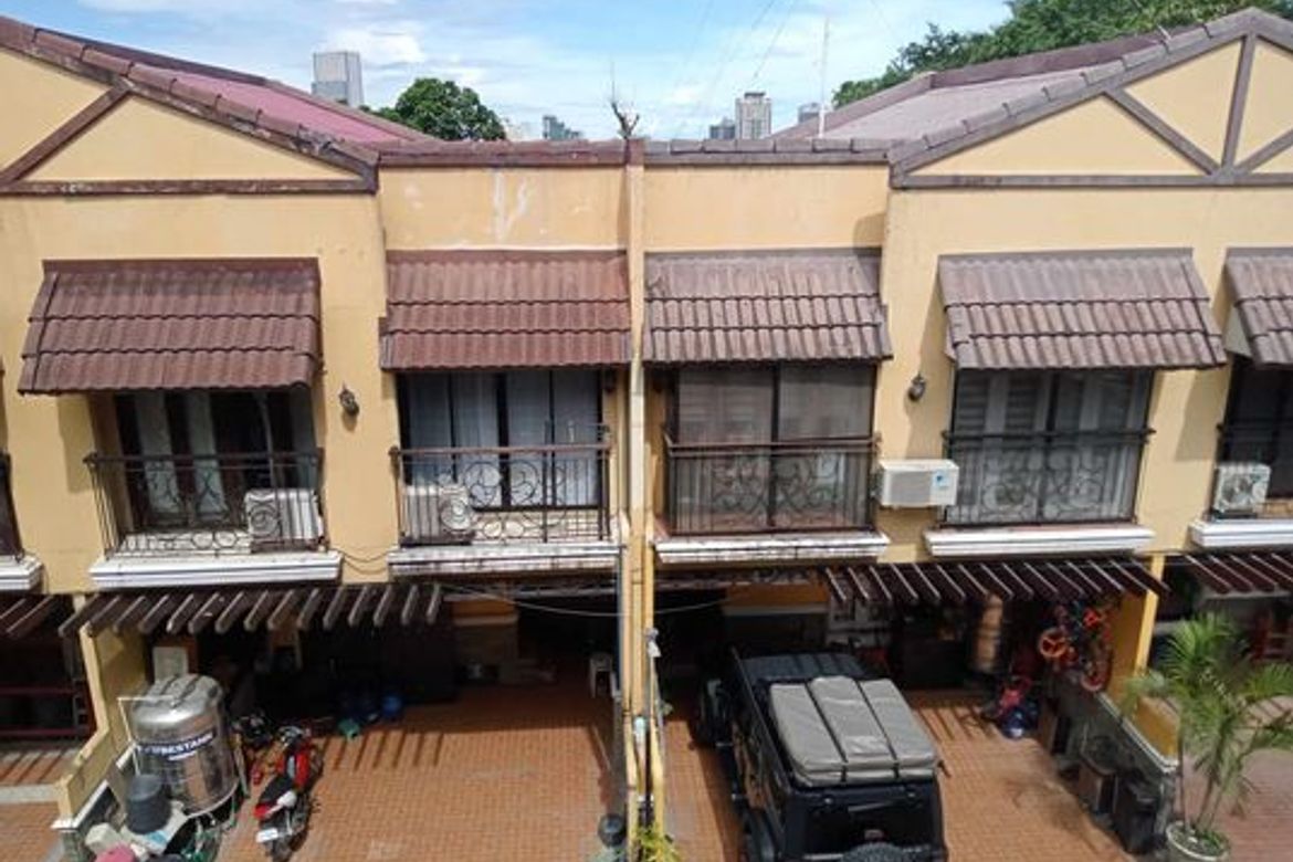 5 Bedroom Townhouse for Sale in Capitol Site, Cebu City, Cebu