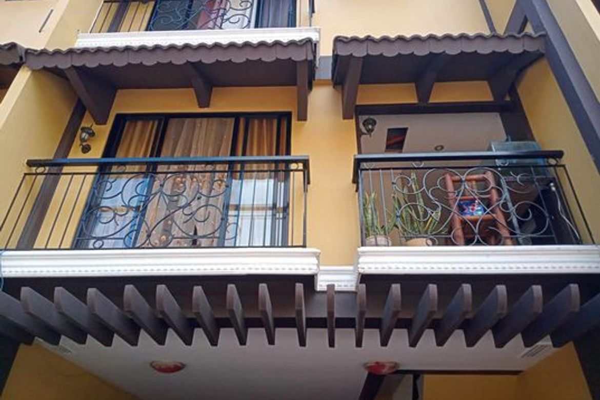 5 Bedroom Townhouse for Sale in Capitol Site, Cebu City, Cebu – photo 3