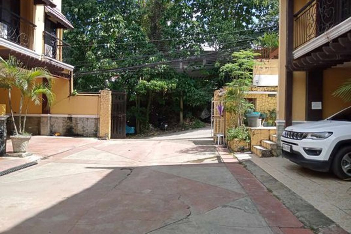 5 Bedroom Townhouse for Sale in Capitol Site, Cebu City, Cebu – photo 4