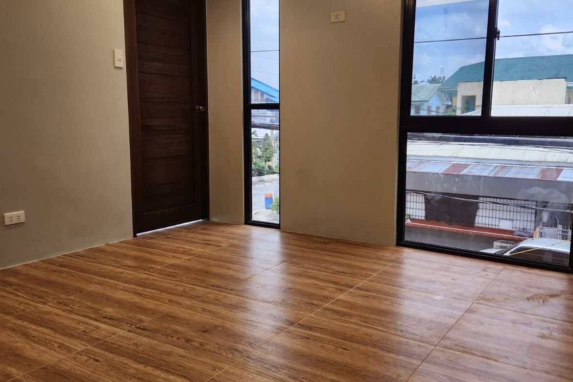 5 Bedroom Townhouse for Sale in Guitnang Bayan I, San Mateo, Rizal – photo 7