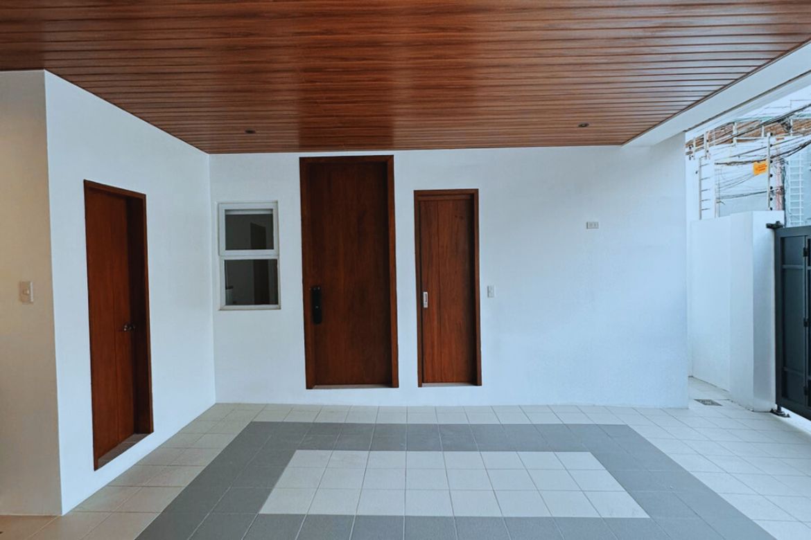 5 Bedroom Townhouse for Sale in Hagdang Bato Itaas, Mandaluyong, Metro Manila – photo 4