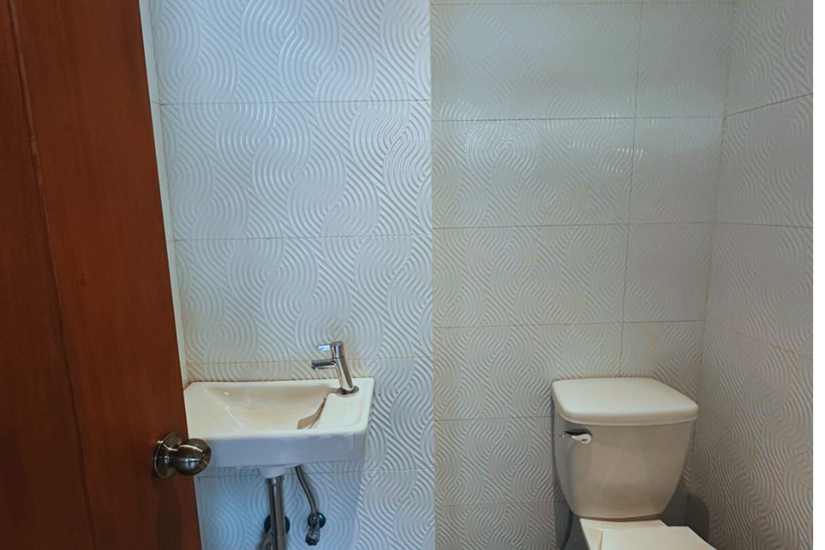 5 Bedroom Townhouse for Sale in Hagdang Bato Itaas, Mandaluyong, Metro Manila – photo 5